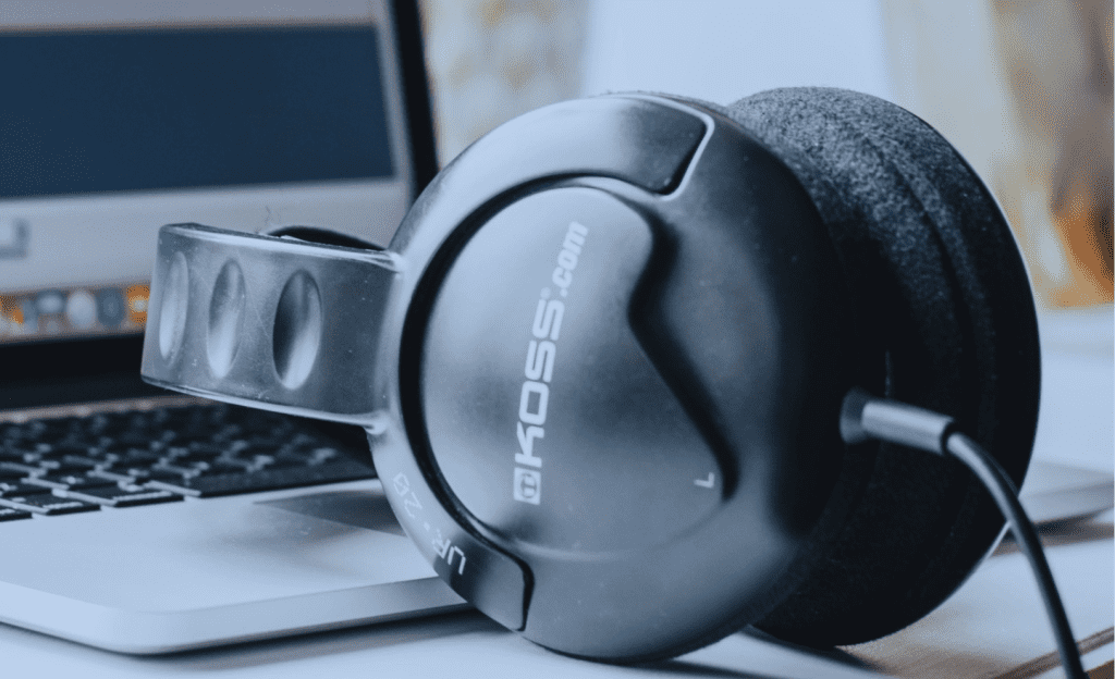Studio Headphones for mixing sound